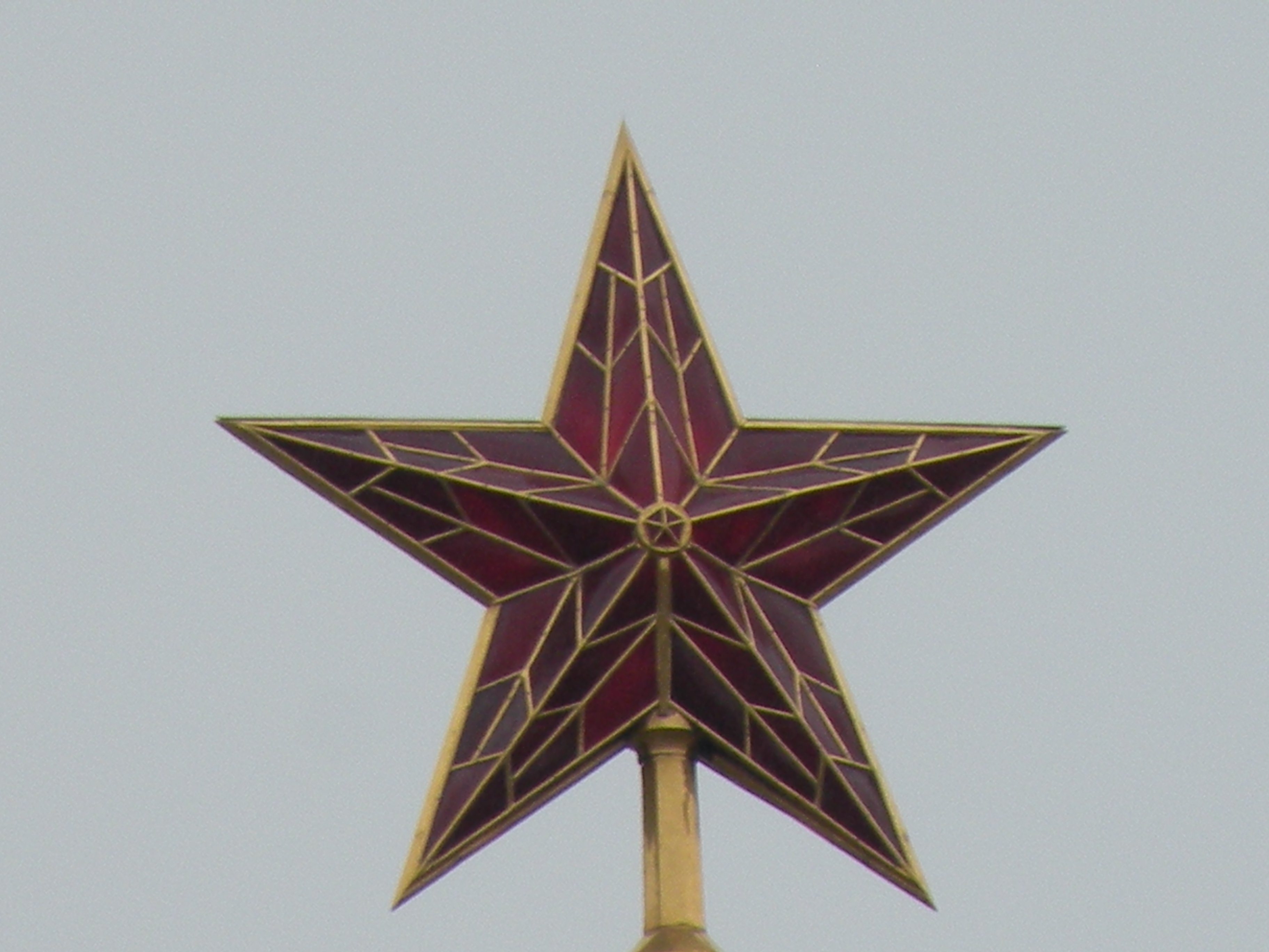 Лампы кремлевских звезд. Спасская башня Кремля звезда. Рубиновые звезды Кремля. Пятиконечная звезда. Первые звезды Кремля.